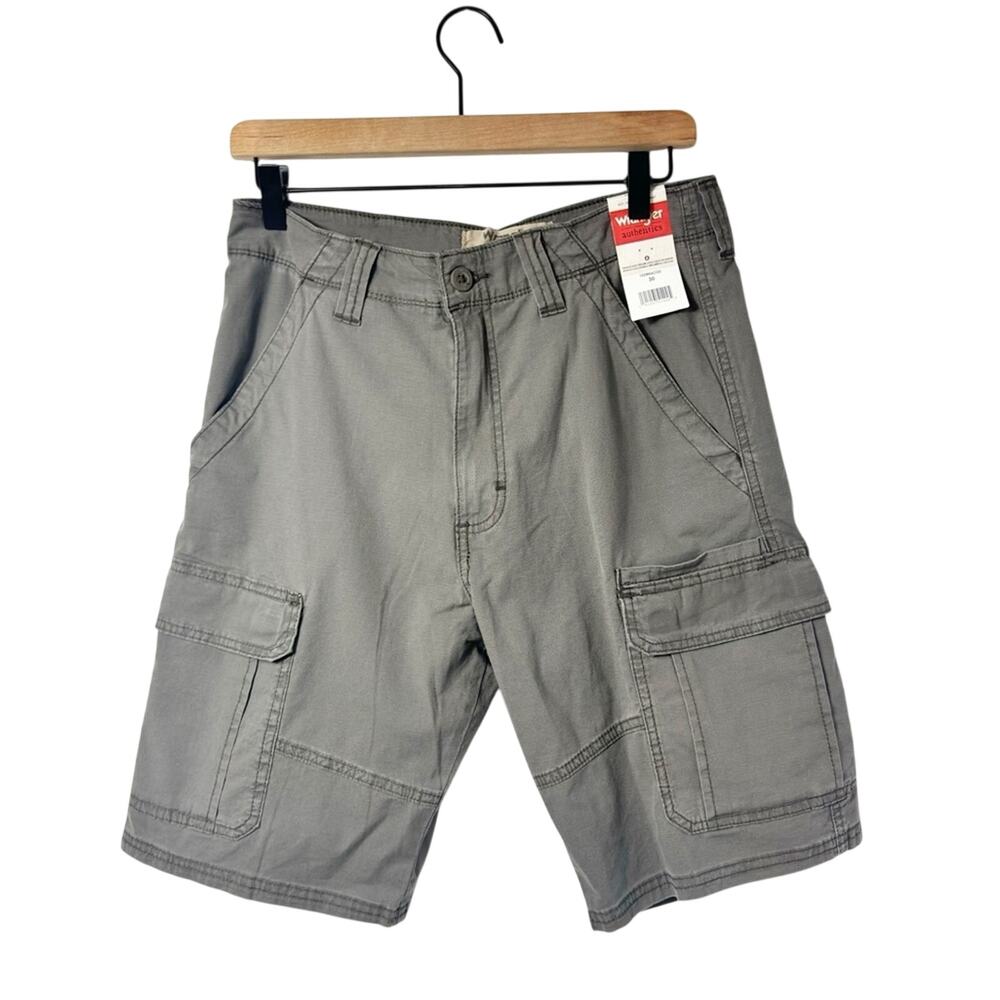 WRANGLER AUTHENTICS MEN'S GREY SIZE 30 SHORTS BRAND NEW WITH TAGS
